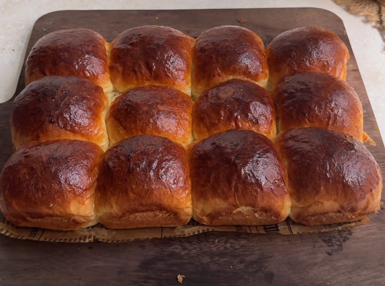 Soft and Fluffy Dinner Rolls