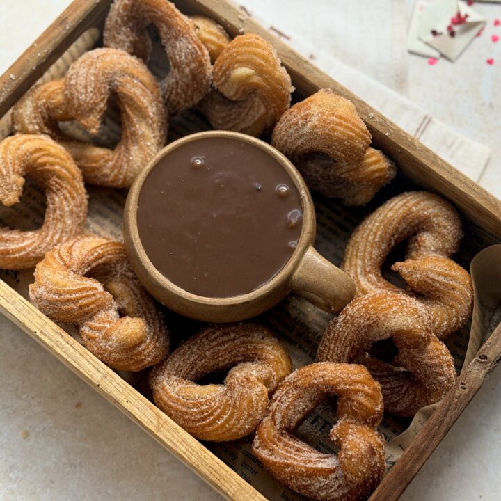 Heart Churros with Dulche de leche sauce