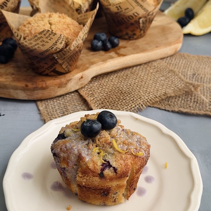 Bakery Style Blueberry Crumble Muffins