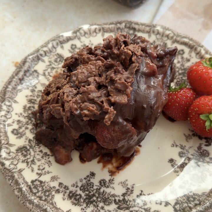 Chocolate Covered Strawberries Crunch Cake