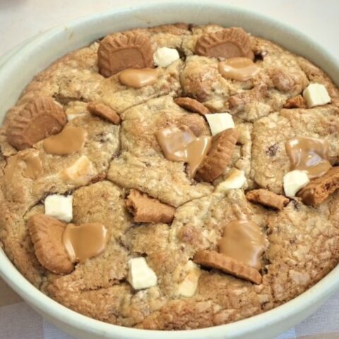 Scoopable Biscoff Stuffed Cookies