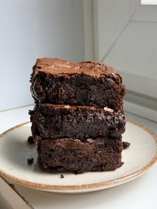Easy One Bowl Brownies (with Crinkle Top!)